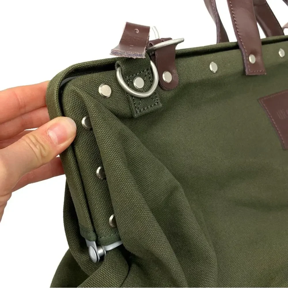 LINE OF TRADE Canvas Weekender Duffle Bag Olive Green